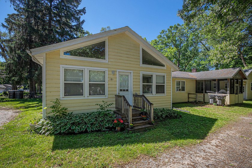 Exceptional income-producing opportunity in the heart of New - Beach Home for sale in New Buffalo, Michigan on Beachhouse.com