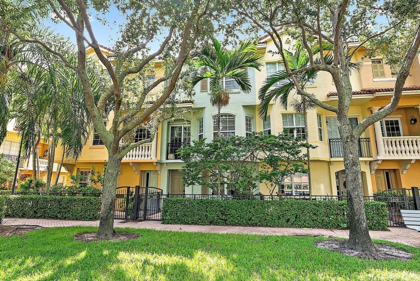 Incredible opportunity to own this meticulous townhome in the - Beach Townhome/Townhouse for sale in Palm Beach Gardens, Florida on Beachhouse.com