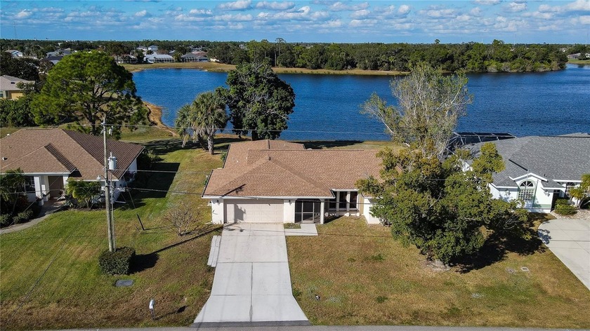 Discover Florida living in this well kept 1987 home located in - Beach Home for sale in Punta Gorda, Florida on Beachhouse.com