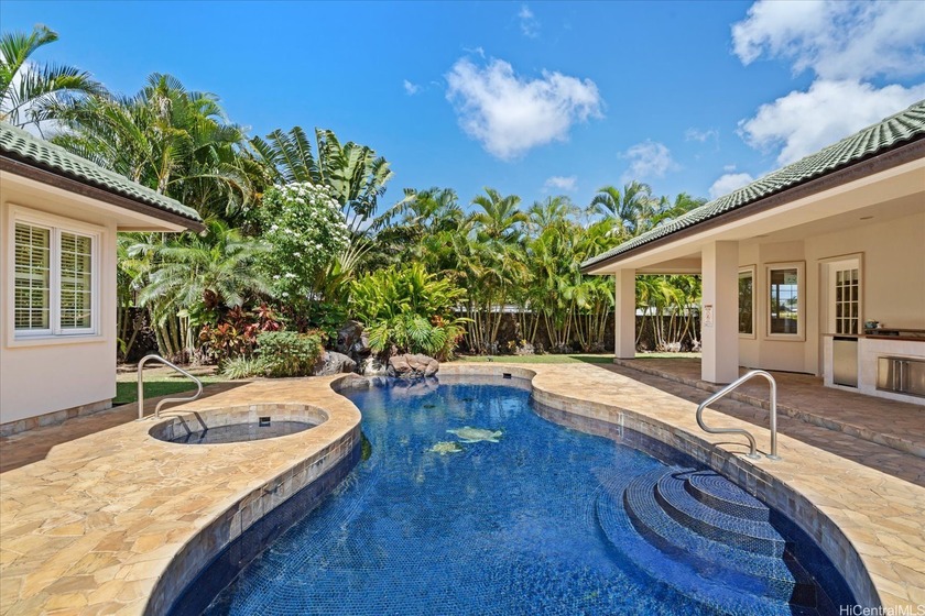 Experience the perfect blend of island elegance and modern - Beach Home for sale in Honolulu, Hawaii on Beachhouse.com
