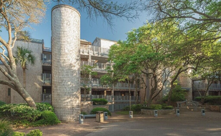 Refresh and regenerate yourself in beach days while you - Beach Home for sale in Kiawah Island, South Carolina on Beachhouse.com