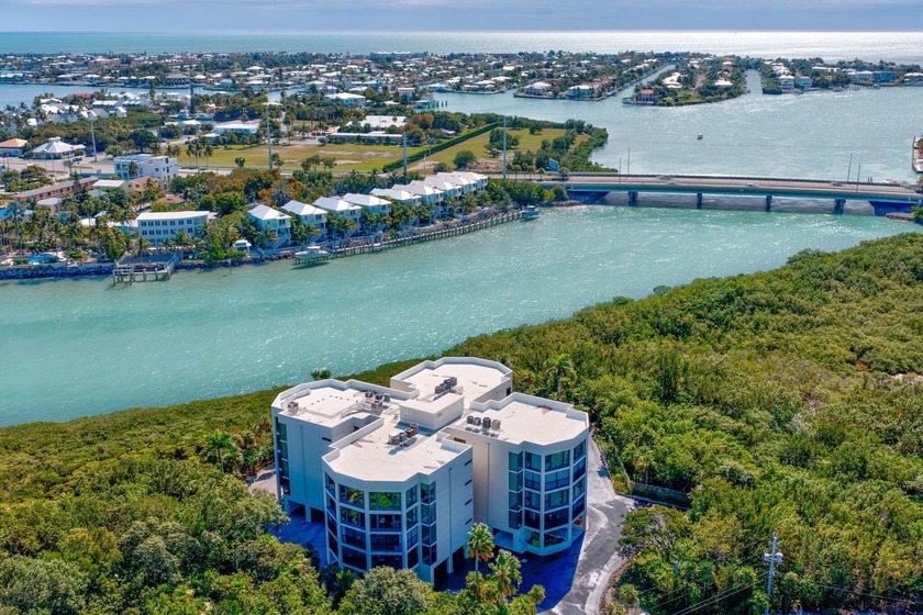 This beautifully remodeled 2,000 sq. ft. waterfront condo offers - Beach Condo for sale in Marathon, Florida on Beachhouse.com