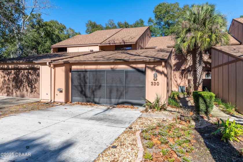 Welcome home to this spacious and inviting town home located in - Beach Townhome/Townhouse for sale in Ormond Beach, Florida on Beachhouse.com