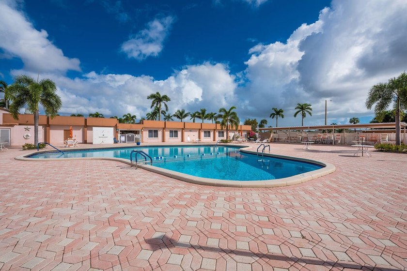 Handyman special priced to sell. This 1-bedroom, 1-bath condo - Beach Condo for sale in West Palm Beach, Florida on Beachhouse.com