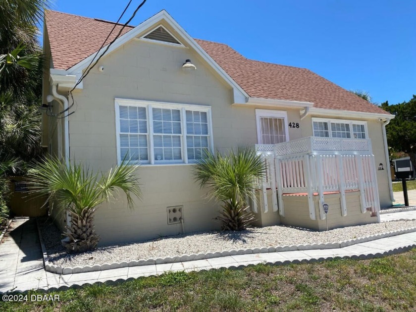 428 N Peninsula Drive - Beach Home for sale in Daytona Beach, Florida on Beachhouse.com