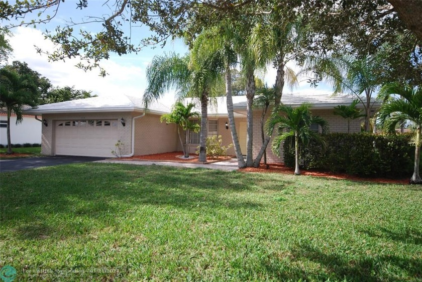 Large Family Size 4BR 3 Bath Pool Home! 3-way Split BR Plan with - Beach Home for sale in Coral Springs, Florida on Beachhouse.com