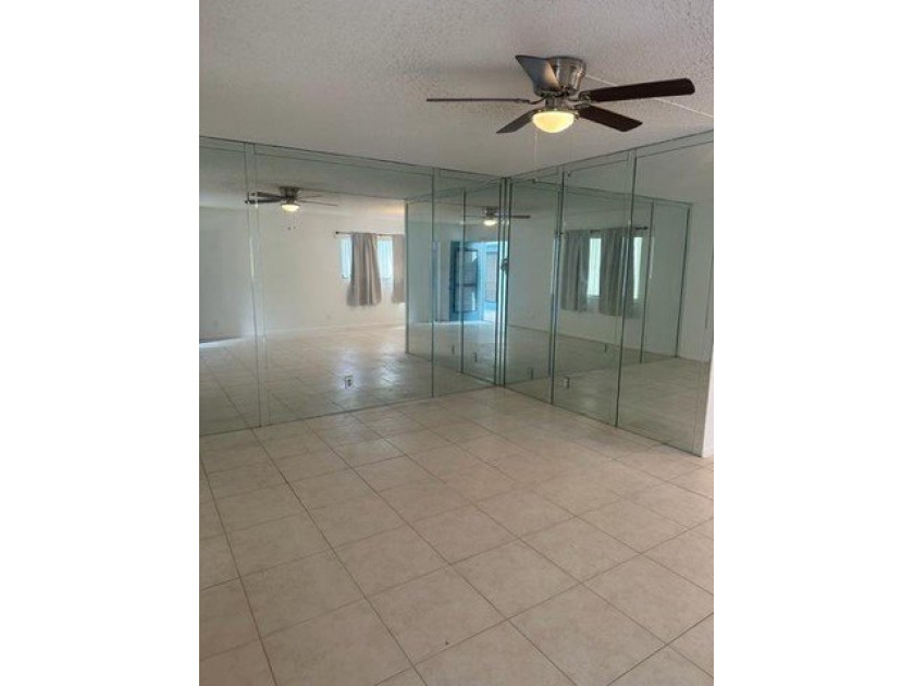 This  unit is conveniently located directly across from the - Beach Condo for sale in Delray Beach, Florida on Beachhouse.com