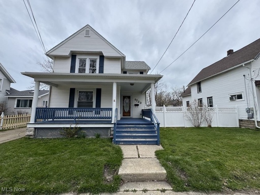 4 bedroom 1/5 bath colonial just blocks away from Lake Erie - Beach Home for sale in Ashtabula, Ohio on Beachhouse.com