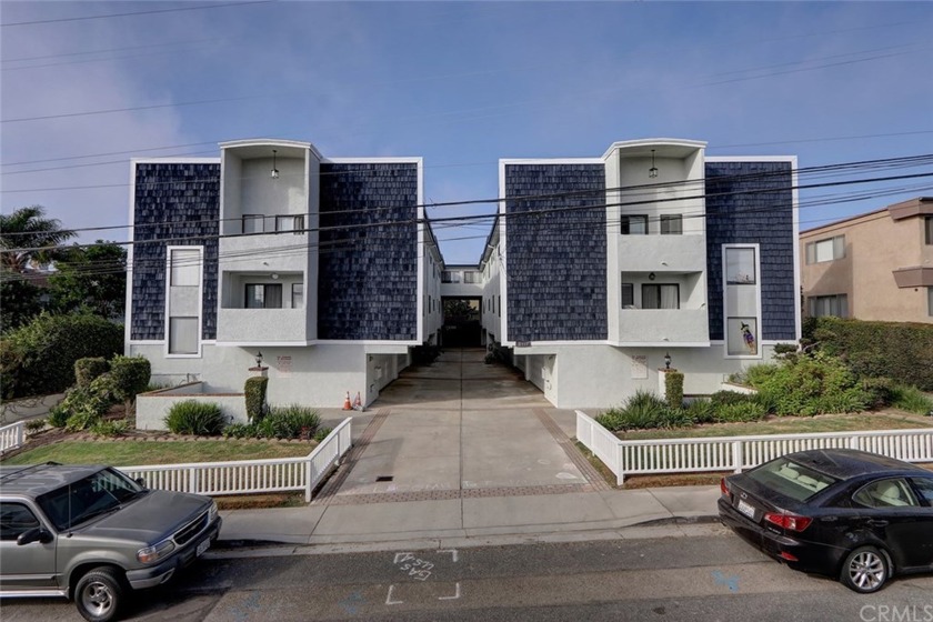Rare opportunity in Redondo Beach! This turnkey 8 unit complex - Beach Townhome/Townhouse for sale in Redondo Beach, California on Beachhouse.com