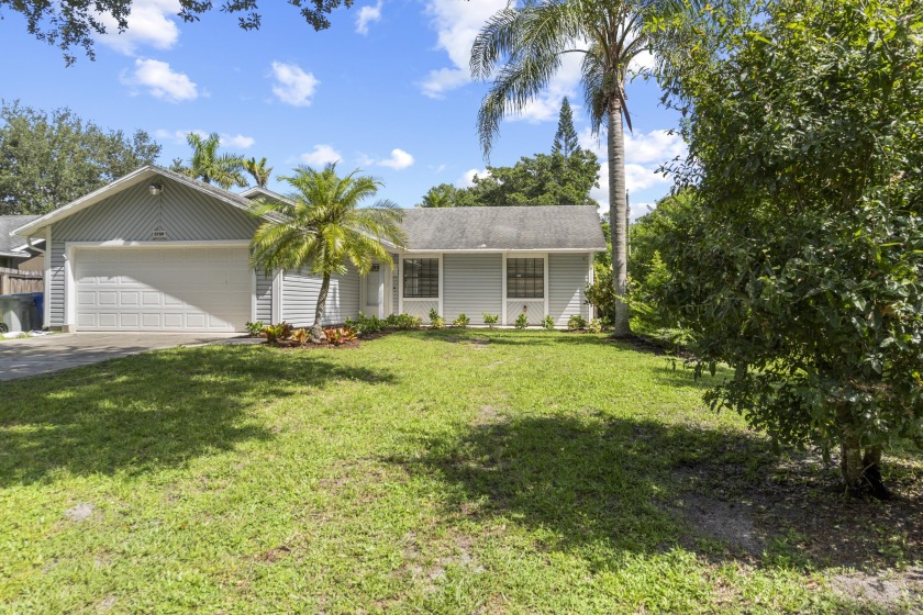 Great starter home with screened swimming pool 3/2/2 w/pool, New - Beach Home for sale in Vero Beach, Florida on Beachhouse.com