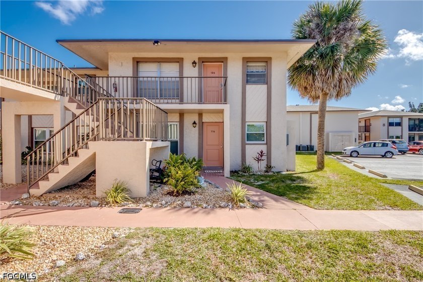 LUXURY COASTAL RETREAT NEAR SANIBEL ISLAND & FORT MYERS BEACH - Beach Condo for sale in Fort Myers, Florida on Beachhouse.com