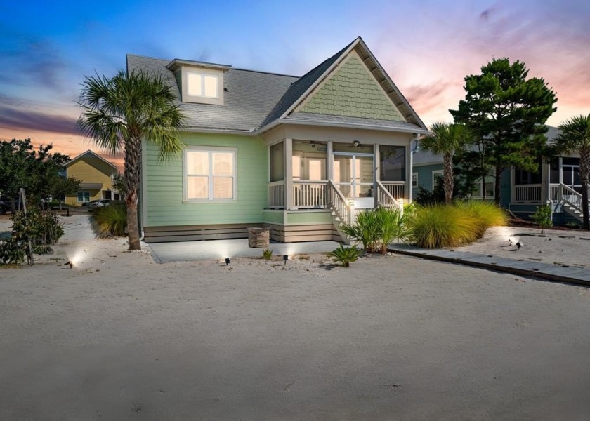 This beautifully furnished 3-bedroom, 2-bathroom home offers the - Beach Home for sale in Port St Joe, Florida on Beachhouse.com