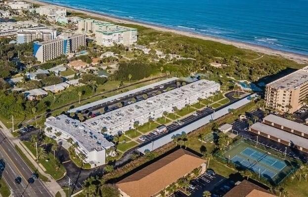 Looking for an investment or to downsize? Check out this quaint - Beach Condo for sale in Cocoa Beach, Florida on Beachhouse.com
