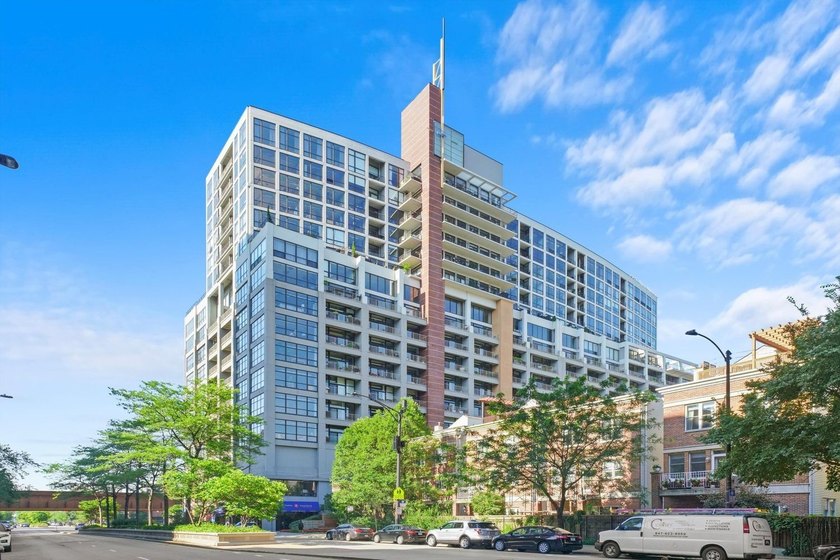 Experience elevated South Loop living in this bright and - Beach Condo for sale in Chicago, Illinois on Beachhouse.com