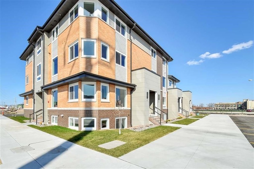 Amazing location Downtown Green Bay- walking distance to - Beach Condo for sale in Green Bay, Wisconsin on Beachhouse.com