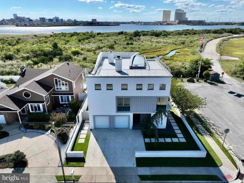 NEW PRICE! STUNNING ULTRA- CUSTOM Contemporary 5 BD/4.5 BA - Beach Home for sale in Brigantine, New Jersey on Beachhouse.com