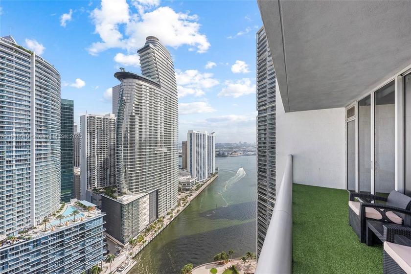 Exclusive 1BD/1BA at Icon Brickell Tower 3, fully furnished and - Beach Condo for sale in Miami, Florida on Beachhouse.com