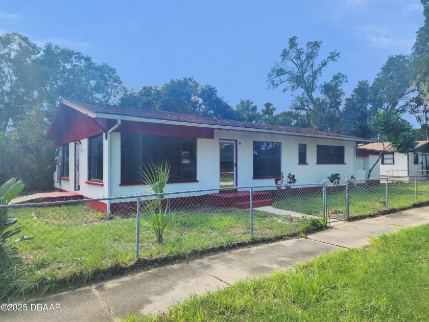 This 2-bedroom, 1-bath, 1,200 sq. ft. concrete block home is the - Beach Home for sale in Daytona Beach, Florida on Beachhouse.com