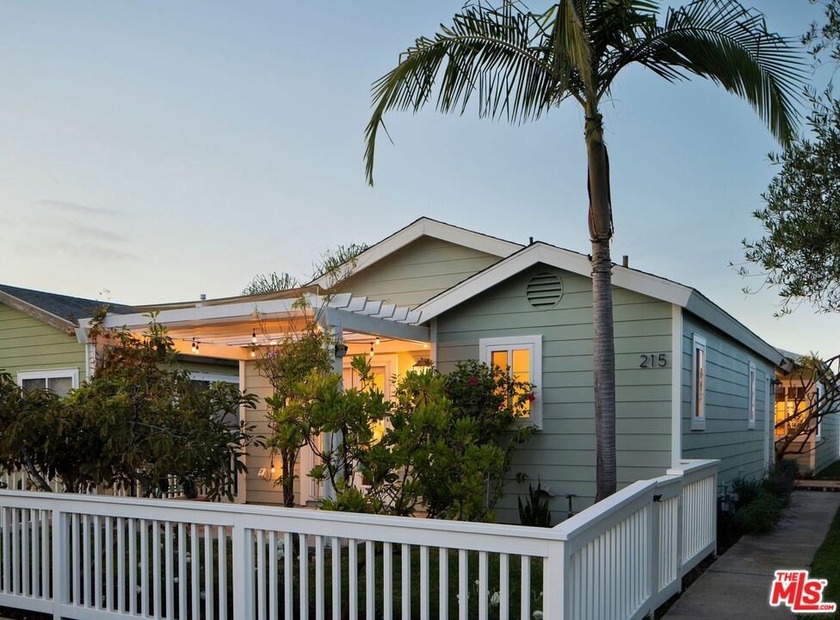 A sun-drenched beachside cottage made for laid-back California - Beach Home for sale in Huntington Beach, California on Beachhouse.com