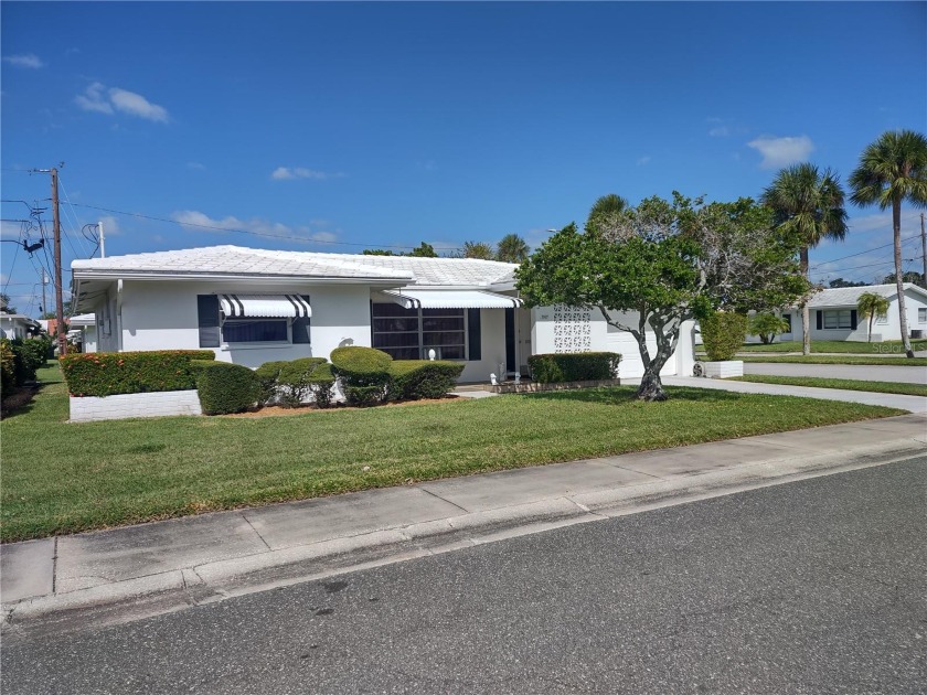 Move right in and start living a maintenance-free, Florida - Beach Home for sale in Pinellas Park, Florida on Beachhouse.com