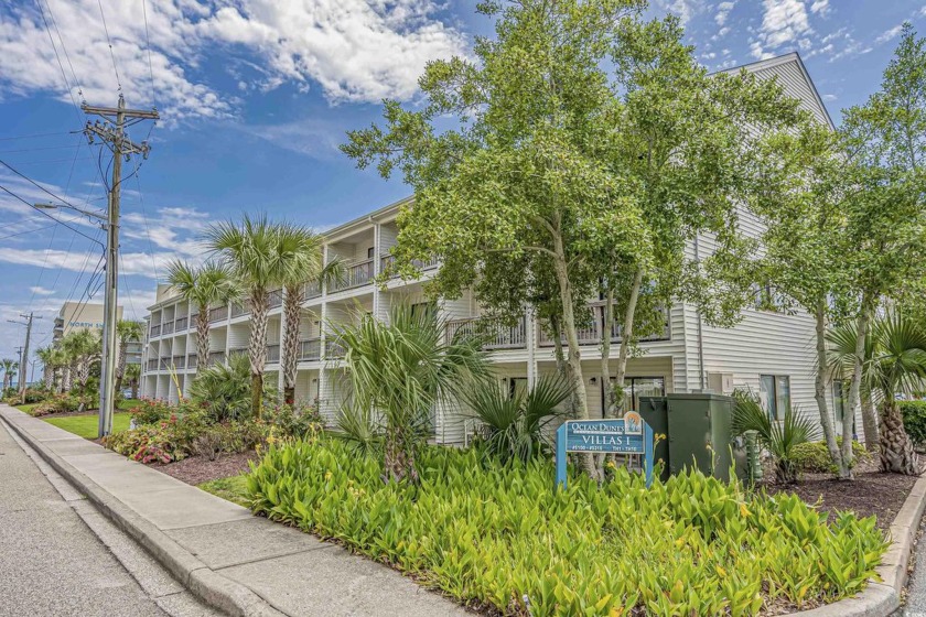 This beautiful 3-story townhome style condo offers the perfect - Beach Condo for sale in Myrtle Beach, South Carolina on Beachhouse.com