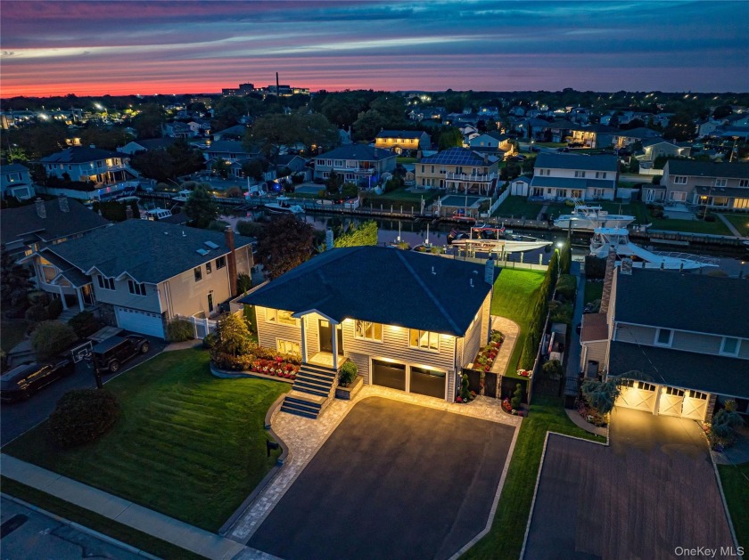 Located on a quiet, private cul-de-sac, this pristine wide-line - Beach Home for sale in West Islip, New York on Beachhouse.com