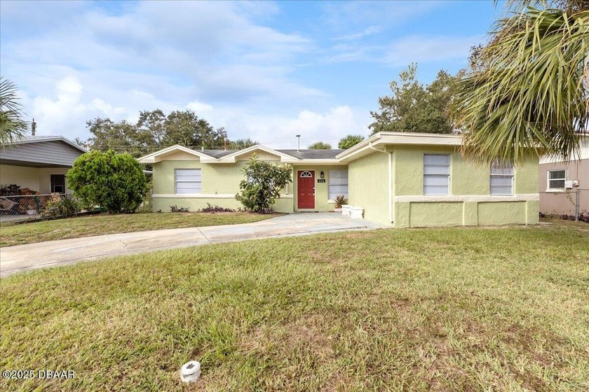 COME SEE THIS NICELY REMODELED HOME CENTRALLY LOCATED IN DAYTONA - Beach Home for sale in Daytona Beach, Florida on Beachhouse.com