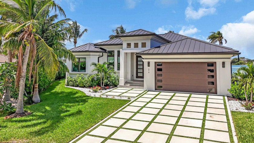 Jupiter's iconic *Home on the Point*, walk out sandbar access - Beach Home for sale in Jupiter, Florida on Beachhouse.com