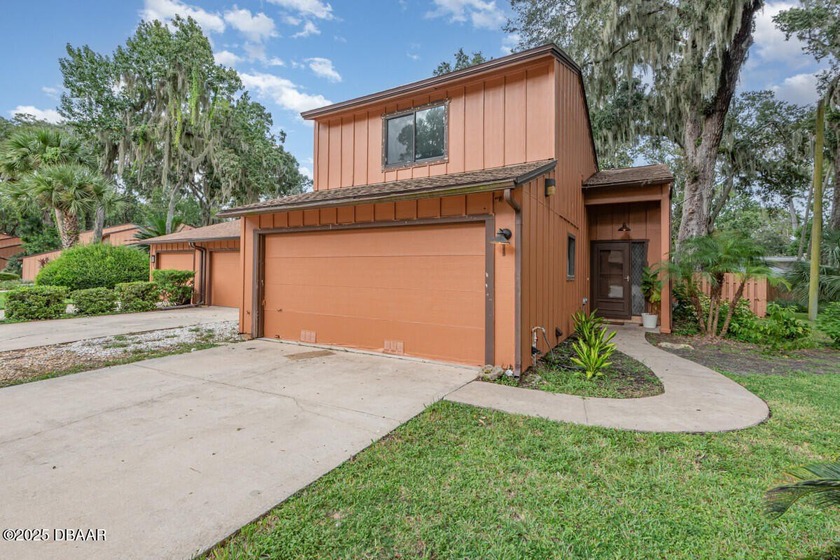 Charming end-unit townhome ready for move-in with fresh neutral - Beach Townhome/Townhouse for sale in Ormond Beach, Florida on Beachhouse.com