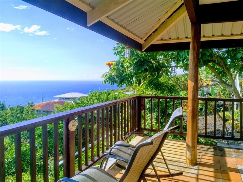 COASTLINE & SUNSET VIEWS FROM CHARMING, PRIVATE 2 bed/1.5 bath - Beach Home for sale in Captain Cook, Hawaii on Beachhouse.com