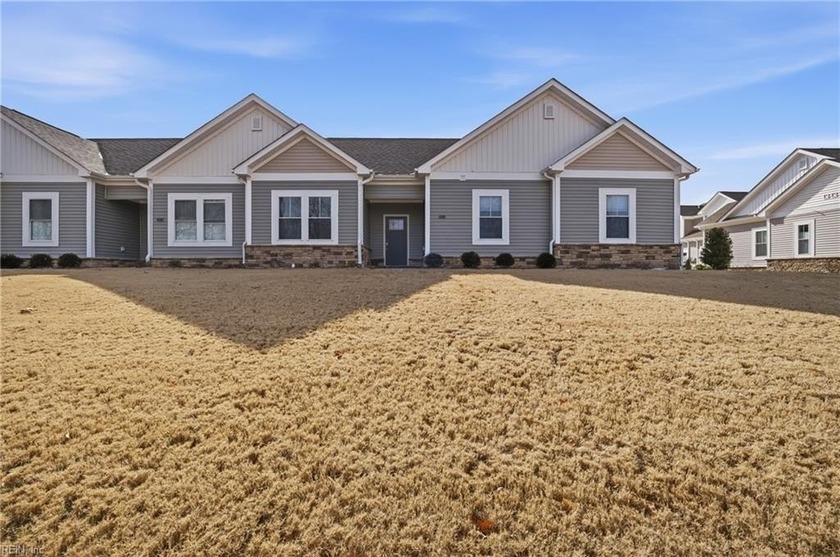 Beautifully maintained home features a thoughtfully designed - Beach Home for sale in Suffolk, Virginia on Beachhouse.com
