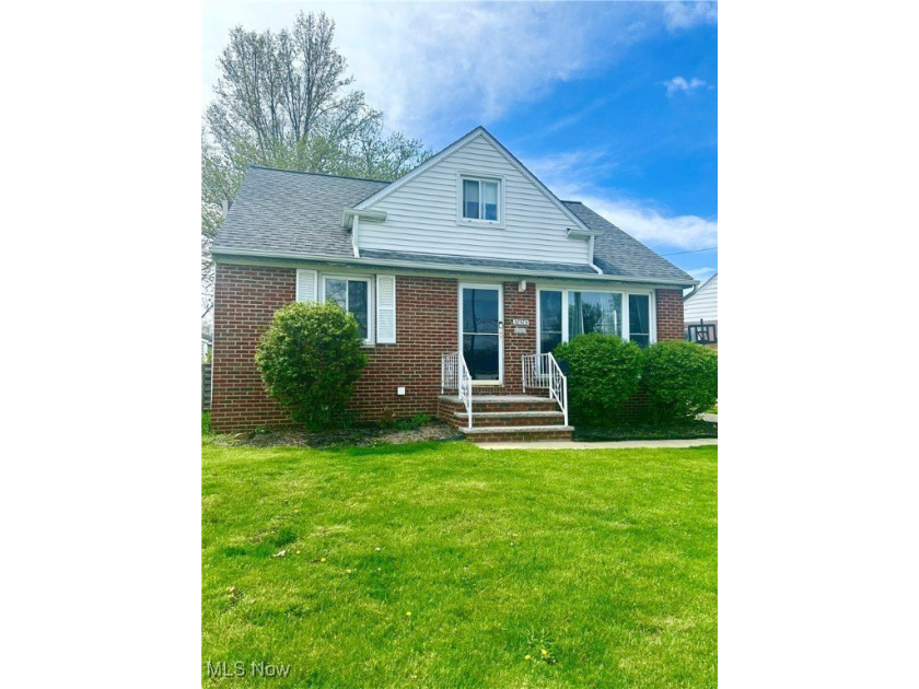 Welcome home to this charming 3-bedroom, 1.5-bath Willowick - Beach Home for sale in Willowick, Ohio on Beachhouse.com