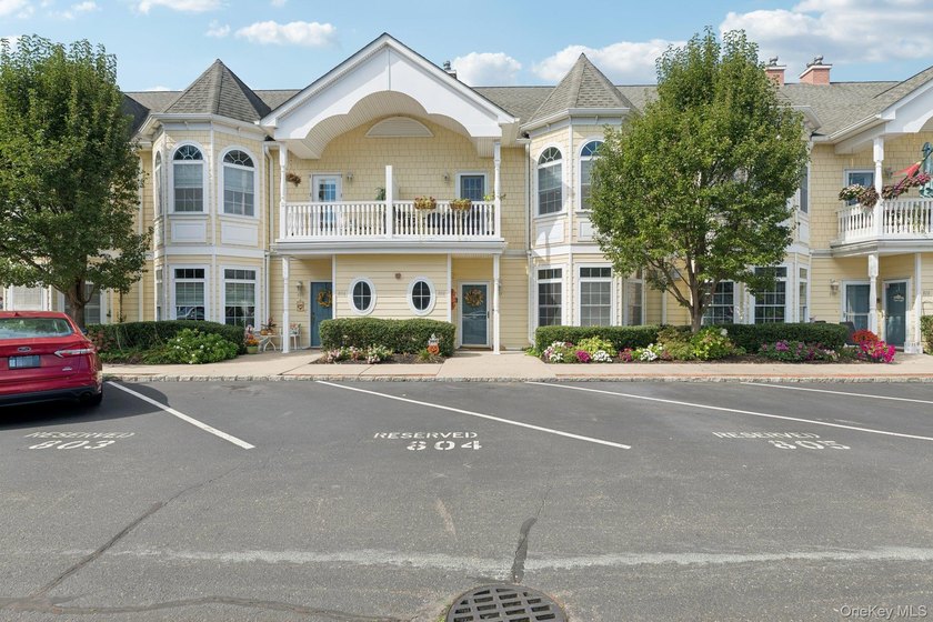 Beautifully updated 2 bedroom, 2 bath Bay Village condo in the - Beach Condo for sale in Patchogue, New York on Beachhouse.com