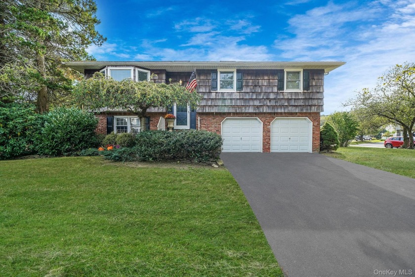 Welcome to South Shore Living with Access to all Long Island Has - Beach Home for sale in Oakdale, New York on Beachhouse.com