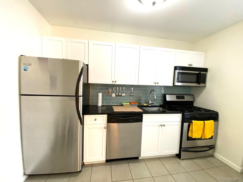 Welcome to your ideal coastal escape! This beautifully updated - Beach Condo for sale in Long Beach, New York on Beachhouse.com