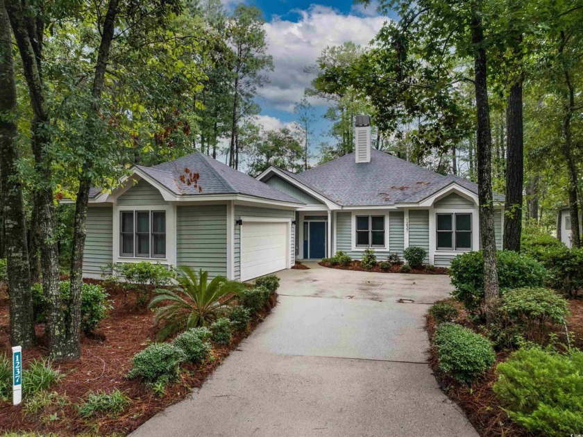 NEWLY REDUCED!!! Fresh renovations have brought new life to this - Beach Home for sale in North Myrtle Beach, South Carolina on Beachhouse.com