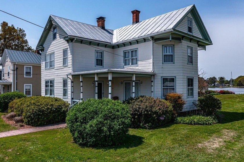 Location, Location, Location! Main Street Reedville! Enjoy water - Beach Home for sale in Reedville, Virginia on Beachhouse.com