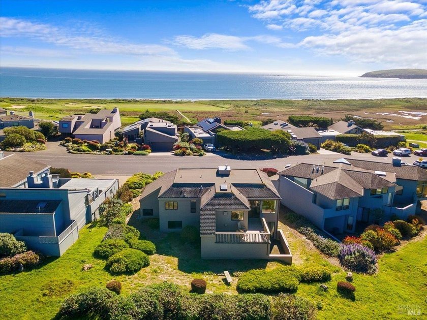 Experience the ultimate coastal retreat in beautiful Bodega Bay - Beach Home for sale in Bodega Bay, California on Beachhouse.com