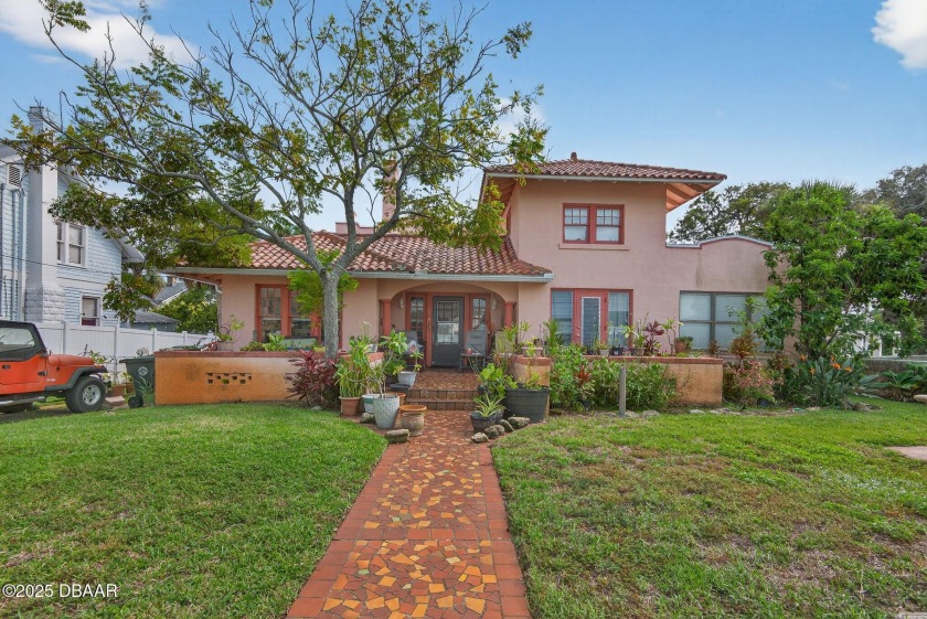Welcome to this charming and spacious two-story, 5 bedroom/3 - Beach Home for sale in Daytona Beach, Florida on Beachhouse.com