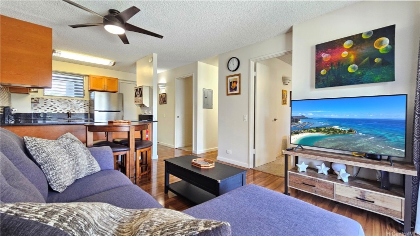 Full hurricane insurance. 2-bedroom, 1-bath home with 1 parking - Beach Condo for sale in Honolulu, Hawaii on Beachhouse.com