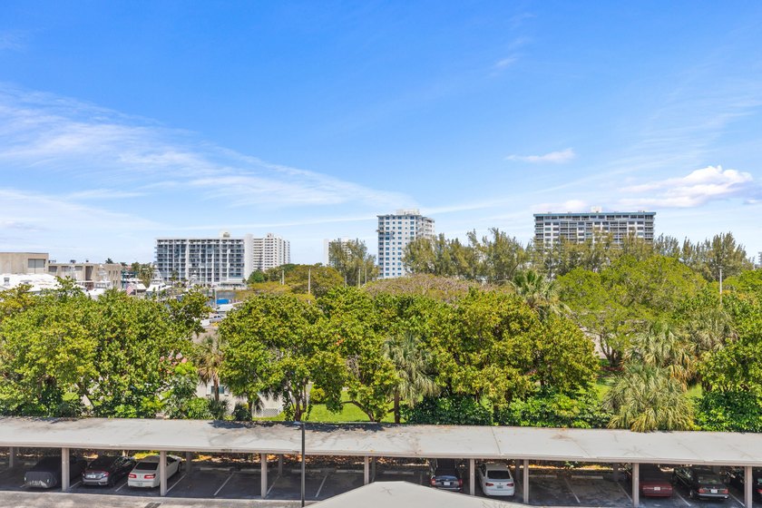 Beautiful unit ,a short walk to the beach. fishing pier, great - Beach Condo for sale in Pompano Beach, Florida on Beachhouse.com