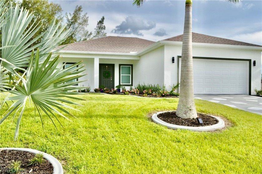 Welcome to Paradise. This 3 Bed, 2 Bath, Pool Home is everything - Beach Home for sale in Cape Coral, Florida on Beachhouse.com