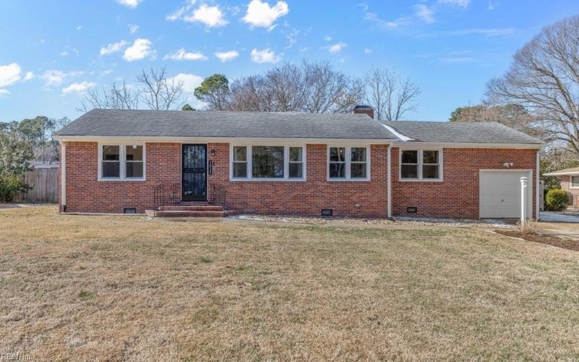 Come visit this adorable brick ranch in Lake Shores! You'll love - Beach Home for sale in Virginia Beach, Virginia on Beachhouse.com