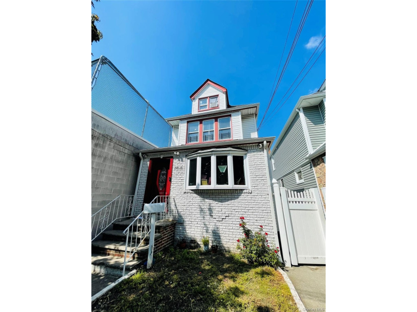 ***HUGE PRICE CUT! ACT NOW!!***Newly renovated, Excellent 2 - Beach Home for sale in Jamaica, New York on Beachhouse.com