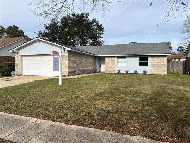 NEW ROOF just installed 10/25.... and kitchen updated with new - Beach Home for sale in Mandeville, Louisiana on Beachhouse.com