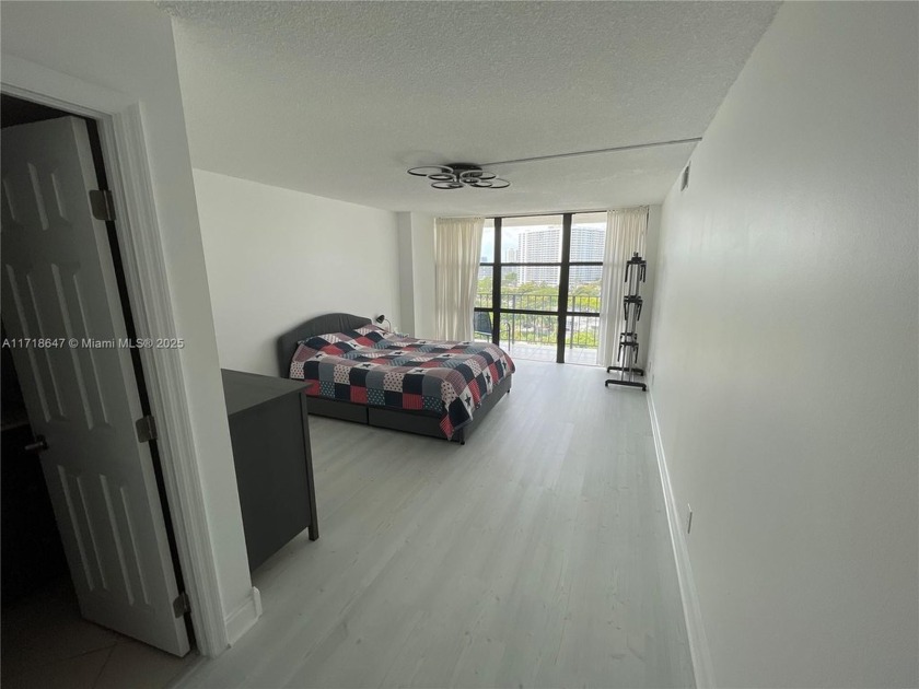 WELCOME TO YOUR DREAM HOME IN THE HEART OF HALLANDALE. ONE OF A - Beach Condo for sale in Hallandale Beach, Florida on Beachhouse.com