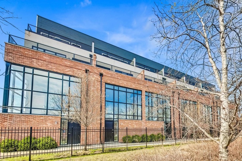 Discover the allure of this contemporary, nearly new townhome - Beach Townhome/Townhouse for sale in Skokie, Illinois on Beachhouse.com