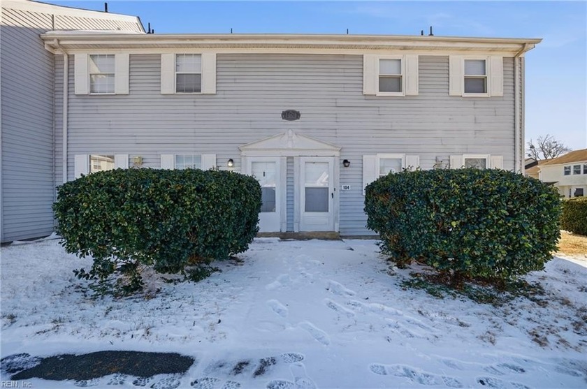 Welcome home to this updated three bedroom condo in a convenient - Beach Condo for sale in Virginia Beach, Virginia on Beachhouse.com