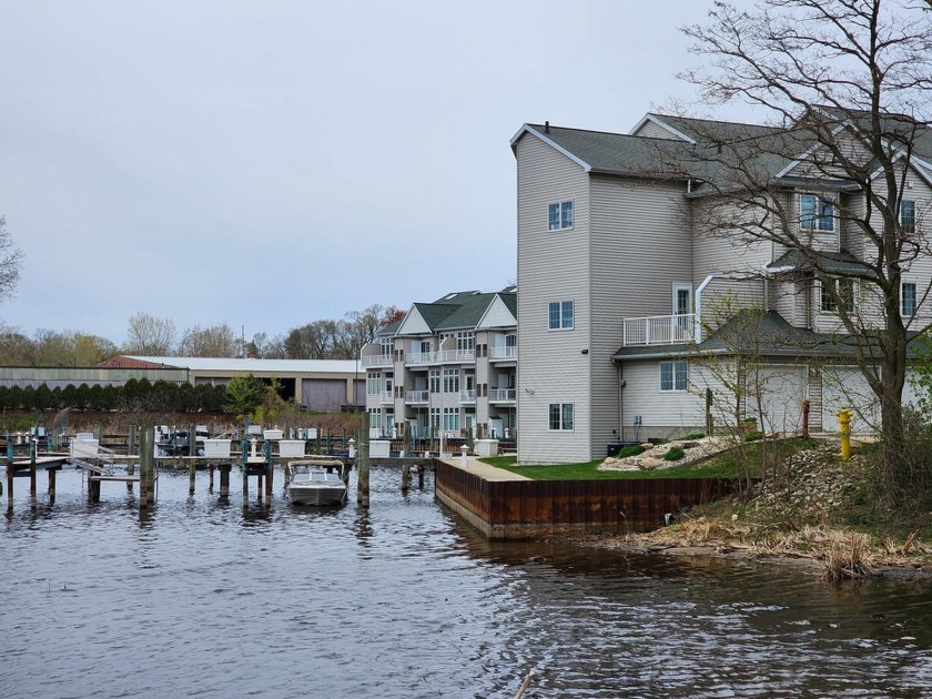 Live the lakeside Life at North Pier Condos. Enjoy waterfront - Beach Condo for sale in Muskegon, Michigan on Beachhouse.com