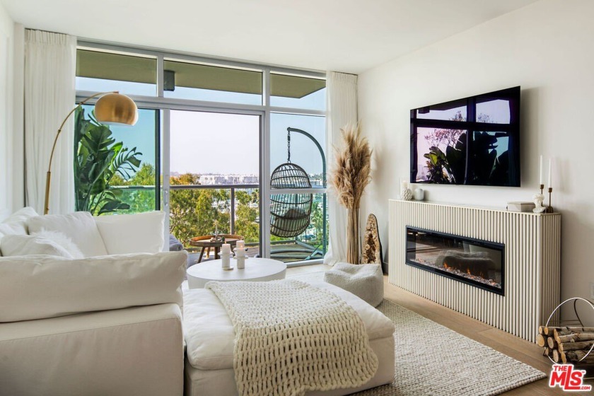 Discover luxury living in this beautifully renovated 7th-floor - Beach Condo for sale in Marina Del Rey, California on Beachhouse.com